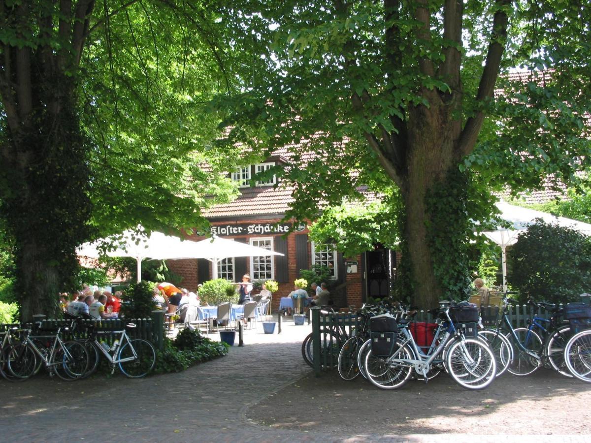 Klosterschaenke Hude Hotel Ferienwohnungen Restaurant Cafe Exterior foto